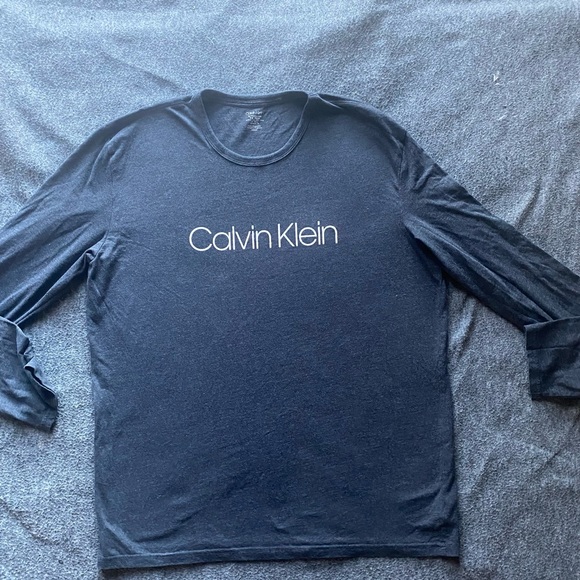 Gray long sleeve Calvin Klein tee shirt. - Picture 2 of 2